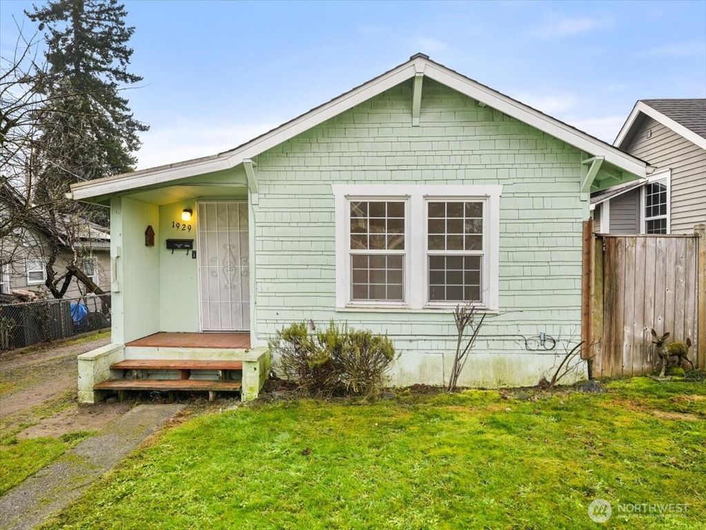 1929 11th Street, Bremerton, WA 98337