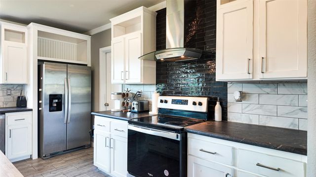 189 Luna CT, Dale, TX 78616