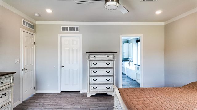 189 Luna CT, Dale, TX 78616