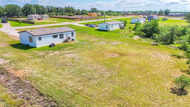 189 Luna CT, Dale, TX 78616