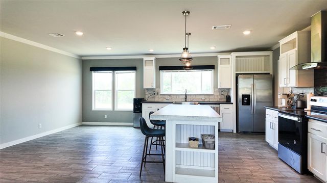 189 Luna CT, Dale, TX 78616