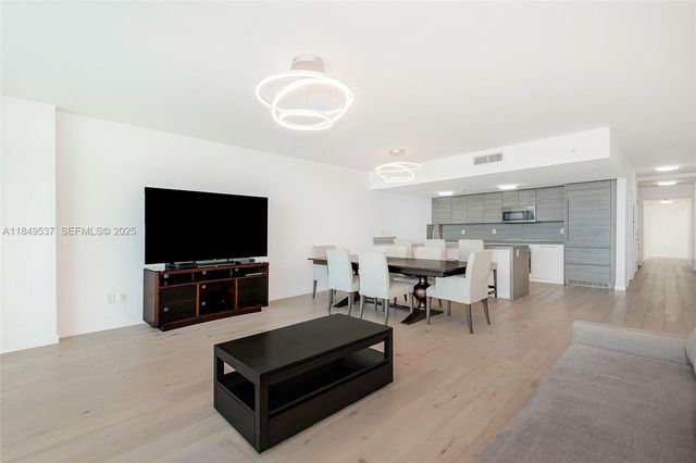 400 Sunny Isles Boulevard 1819 ONE LEVEL, Sunny Isles Beach, FL 33160