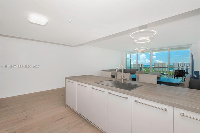 400 Sunny Isles Boulevard 1819 ONE LEVEL, Sunny Isles Beach, FL 33160