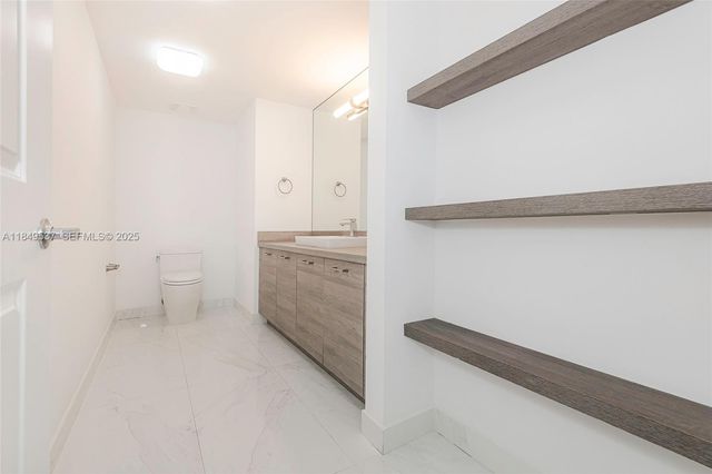 400 Sunny Isles Boulevard 1819 ONE LEVEL, Sunny Isles Beach, FL 33160