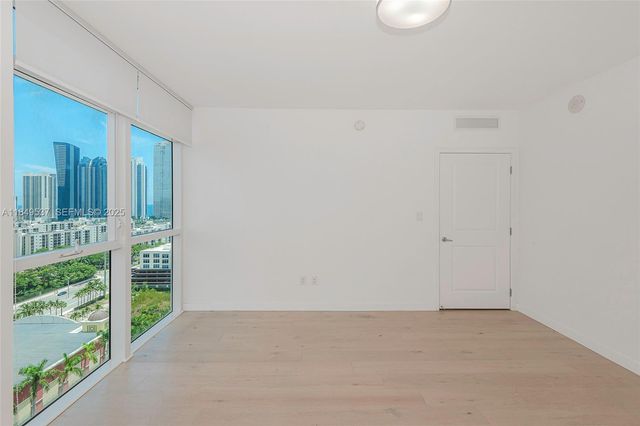 400 Sunny Isles Boulevard 1819 ONE LEVEL, Sunny Isles Beach, FL 33160