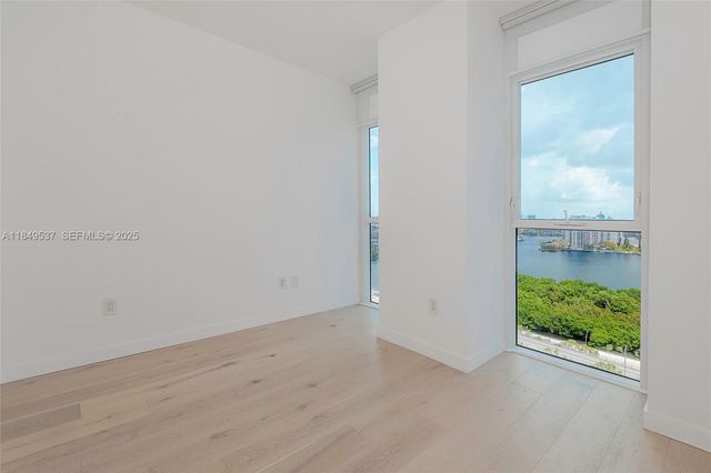 400 Sunny Isles Boulevard 1819 ONE LEVEL, Sunny Isles Beach, FL 33160