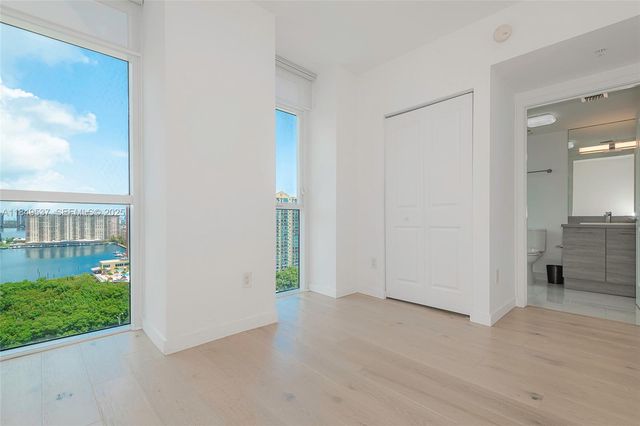 400 Sunny Isles Boulevard 1819 ONE LEVEL, Sunny Isles Beach, FL 33160