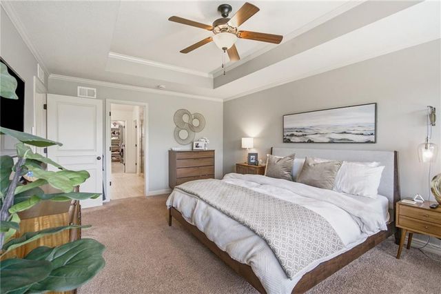 988 SW Perth Shire Drive, Lee's Summit, MO 64081