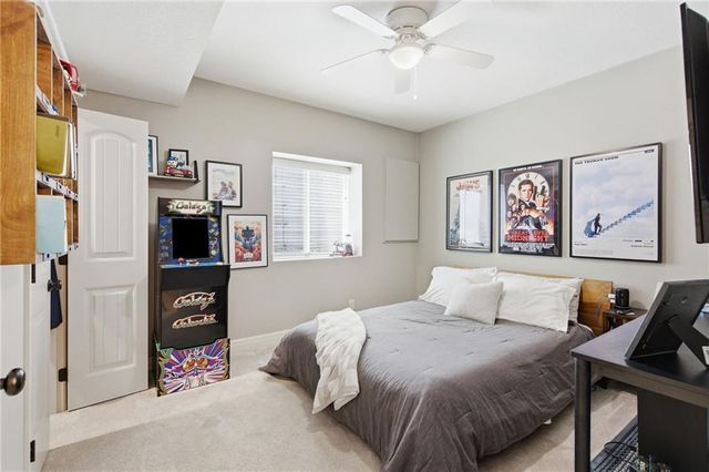 988 SW Perth Shire Drive, Lee's Summit, MO 64081