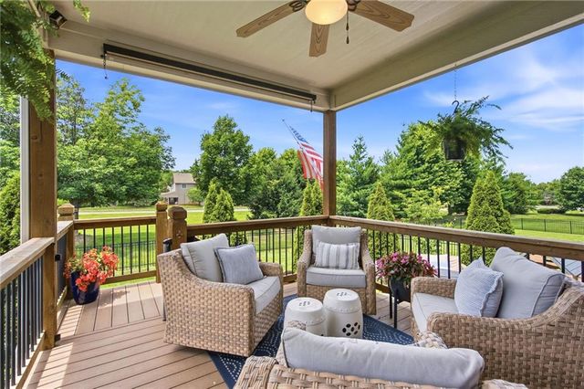 988 SW Perth Shire Drive, Lee's Summit, MO 64081