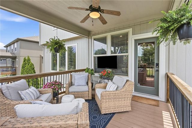 988 SW Perth Shire Drive, Lee's Summit, MO 64081