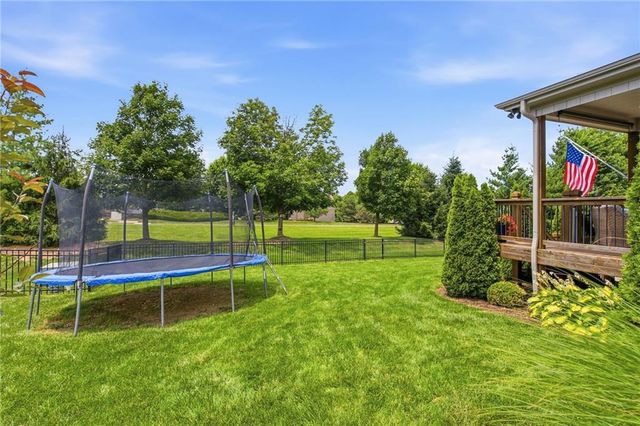 988 SW Perth Shire Drive, Lee's Summit, MO 64081