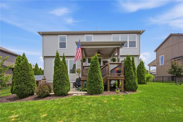 988 SW Perth Shire Drive, Lee's Summit, MO 64081