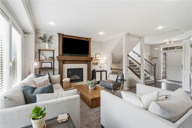 988 SW Perth Shire Drive, Lee's Summit, MO 64081