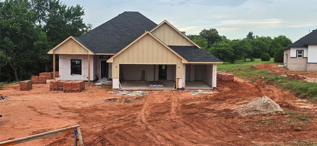 2430 Raven Circle, Blanchard, OK 73010