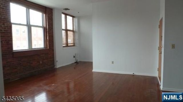 240 Main 303, Little Falls, NJ 07424