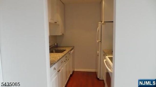 240 Main 303, Little Falls, NJ 07424