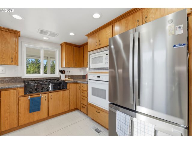 2840 Nw PHILLIPS Rd, Gaston, OR 97119