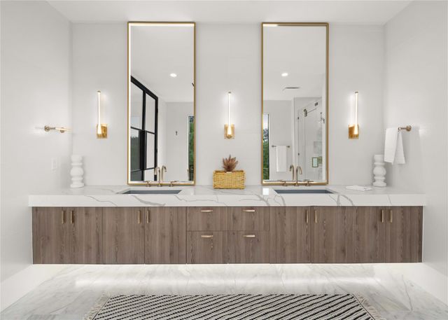 2401 Oakhaven CIR, Austin, TX 78704