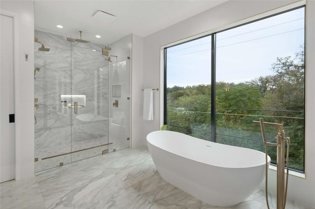 2401 Oakhaven CIR, Austin, TX 78704