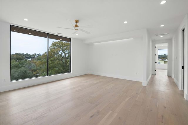 2401 Oakhaven CIR, Austin, TX 78704