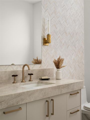 2401 Oakhaven CIR, Austin, TX 78704