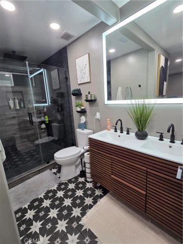 651 RECORD, East Los Angeles, CA 90023