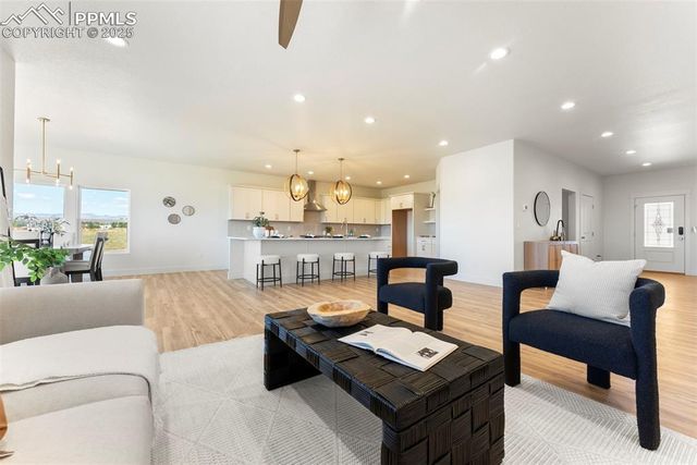 47 Top Rail Trail, Penrose, CO 81240