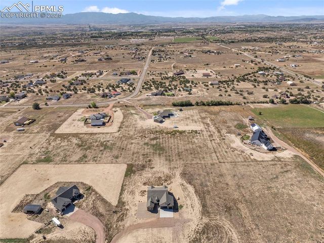 47 Top Rail Trail, Penrose, CO 81240