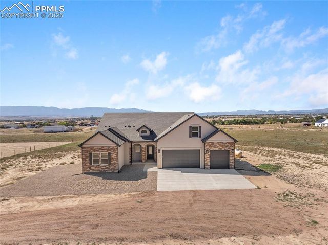 47 Top Rail Trail, Penrose, CO 81240