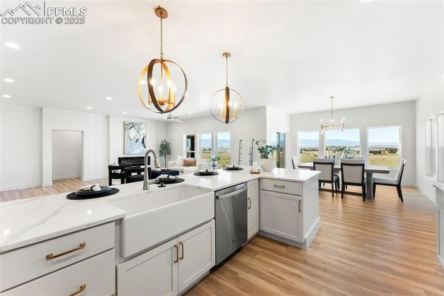 47 Top Rail Trail, Penrose, CO 81240