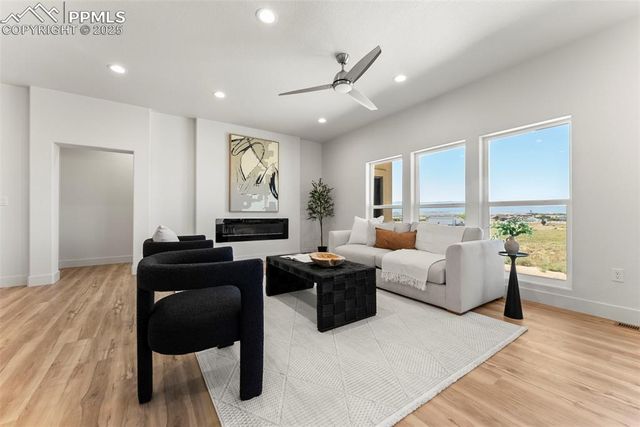 47 Top Rail Trail, Penrose, CO 81240