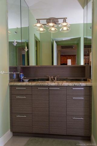 100 Lincoln Rd 521, Miami Beach, FL 33139