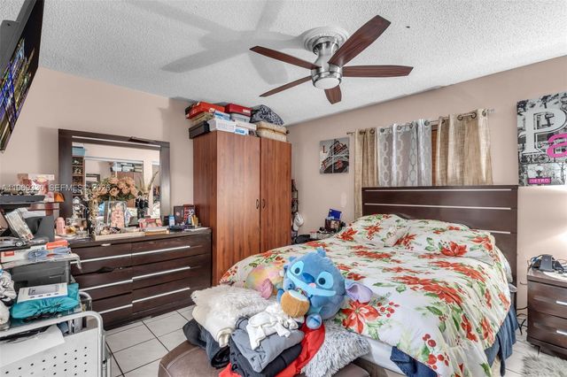 2775 W 71st Pl, Hialeah, FL 33016