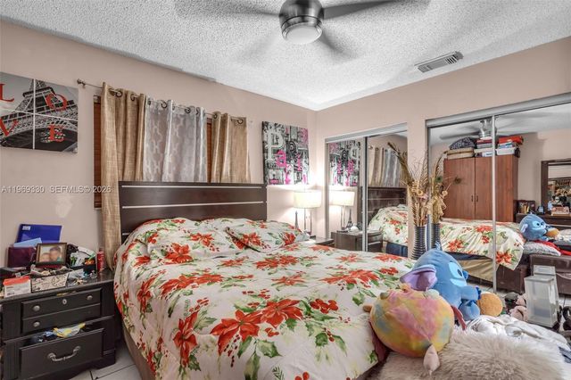 2775 W 71st Pl, Hialeah, FL 33016