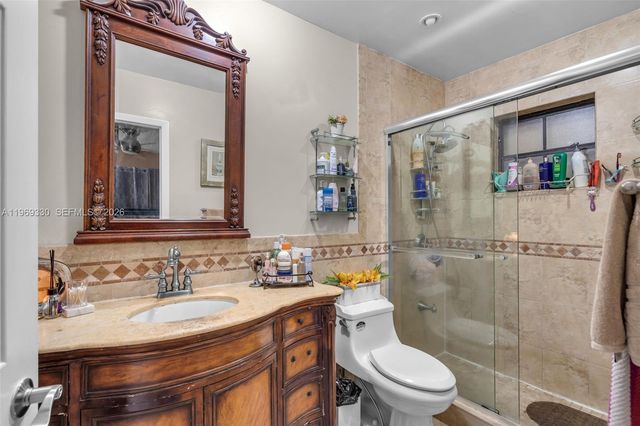 2775 W 71st Pl, Hialeah, FL 33016