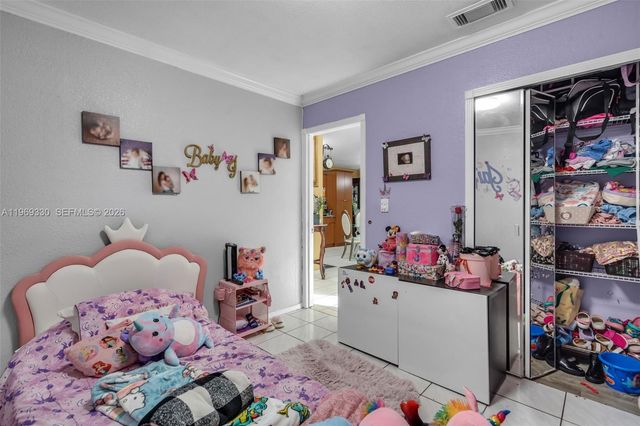 2775 W 71st Pl, Hialeah, FL 33016