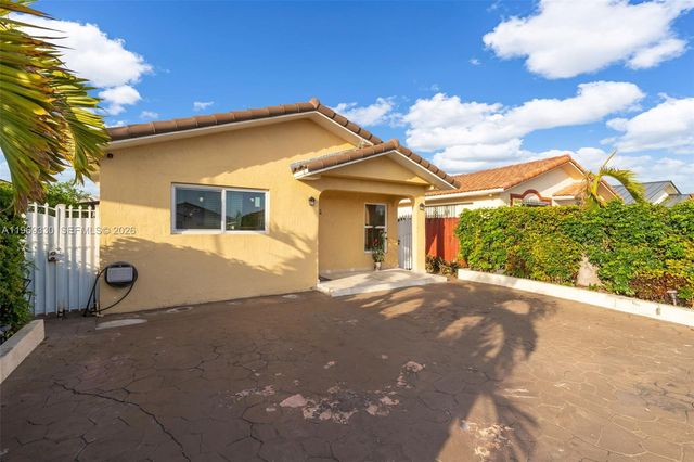 2775 W 71st Pl, Hialeah, FL 33016