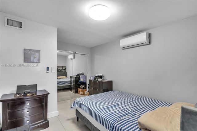 2775 W 71st Pl, Hialeah, FL 33016