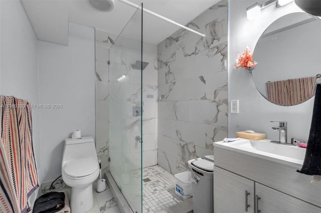 2775 W 71st Pl, Hialeah, FL 33016