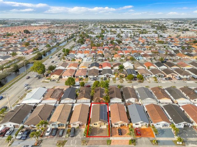 2775 W 71st Pl, Hialeah, FL 33016