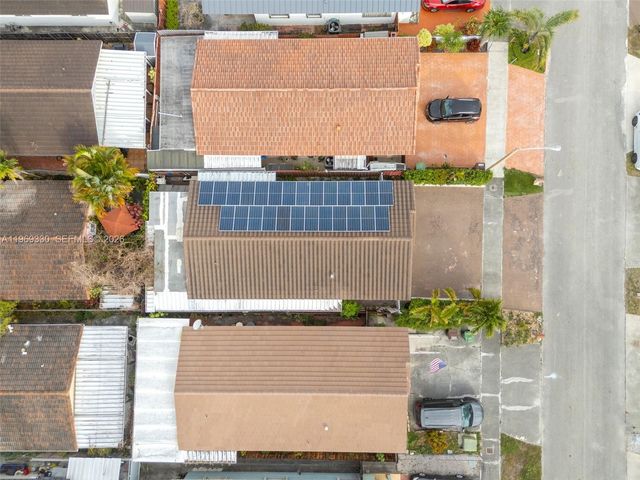 2775 W 71st Pl, Hialeah, FL 33016