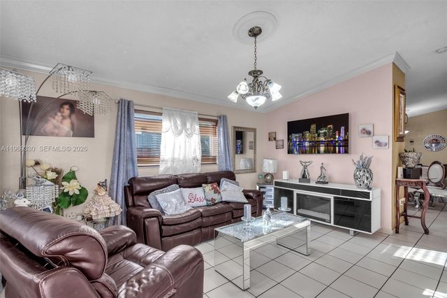 2775 W 71st Pl, Hialeah, FL 33016