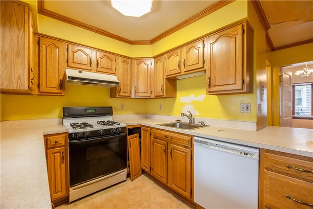 134 Kirk Ave, Carrick, PA 15227