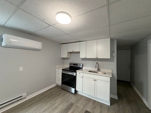 35 North St, Worcester, MA 01605