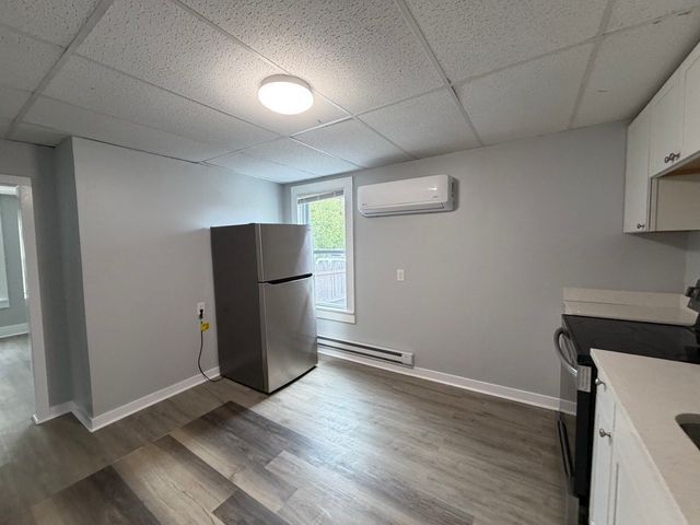 35 North St, Worcester, MA 01605