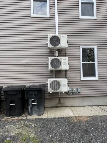 35 North St, Worcester, MA 01605