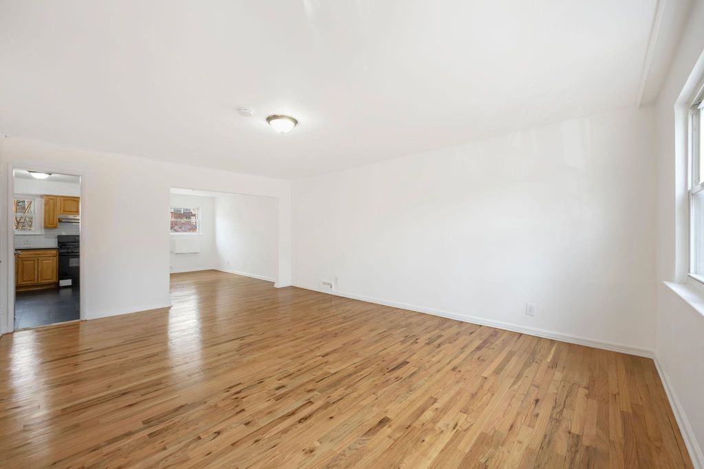 180 WEST 26TH ST, Bayonne, NJ 07002