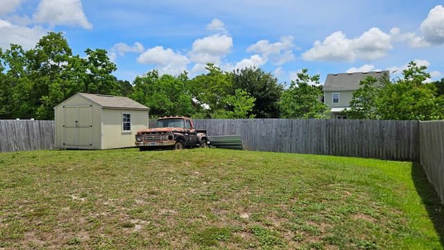 431 Tropical Way, Freeport, FL 32439
