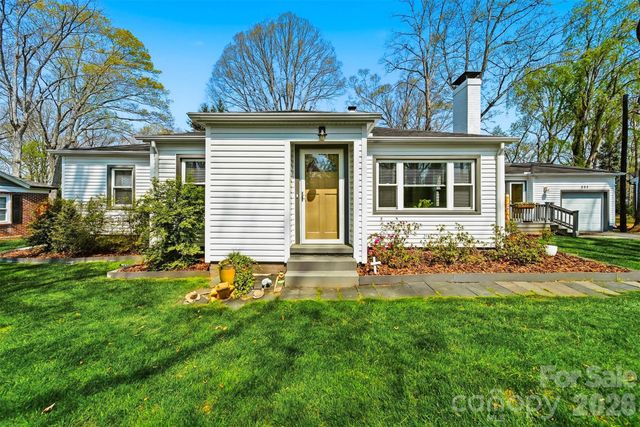 203 8th Street NE, Conover, NC 28613